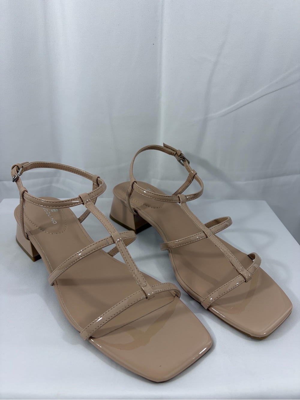NWT Bandolino Women’s Size 8 Beige Strappy Low Block Heel Sandals